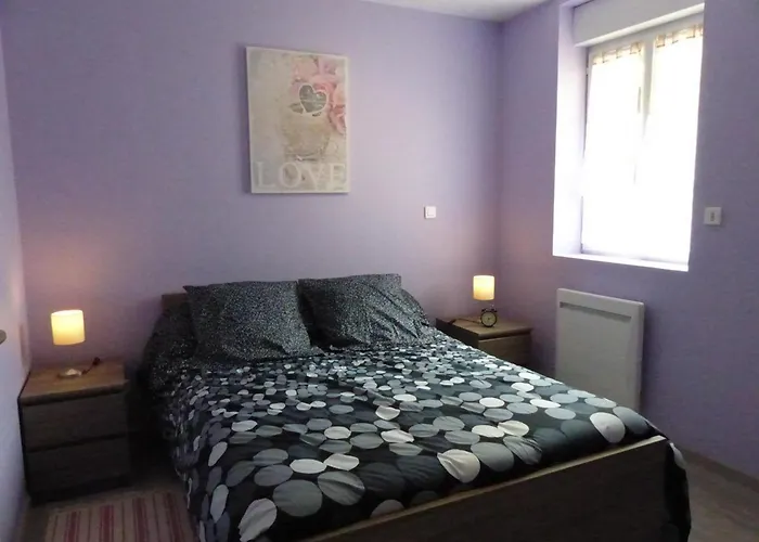 Holiday home Spacieuse Maison Renovee, Nature Verdoyante - Fr-1-489-176 Valigny