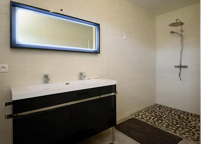 Holiday home Spacieuse Maison Renovee, Nature Verdoyante - Fr-1-489-176 Valigny